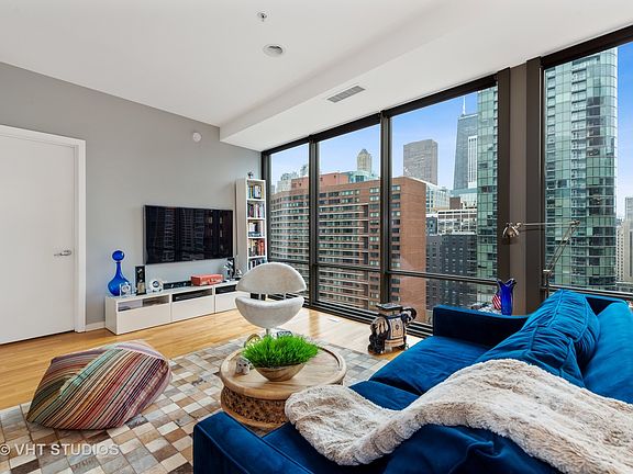 4th image of 240 E Illinois St APT 1510