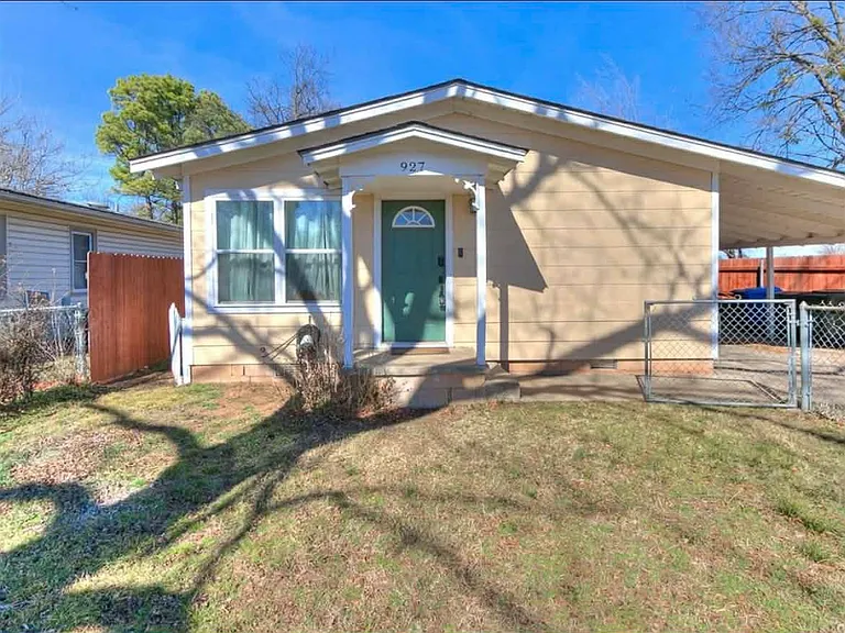 927 E Symmes St — Photo 1