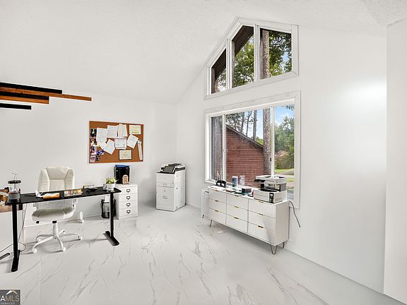 4th image of 1553 Bell Flower Ct