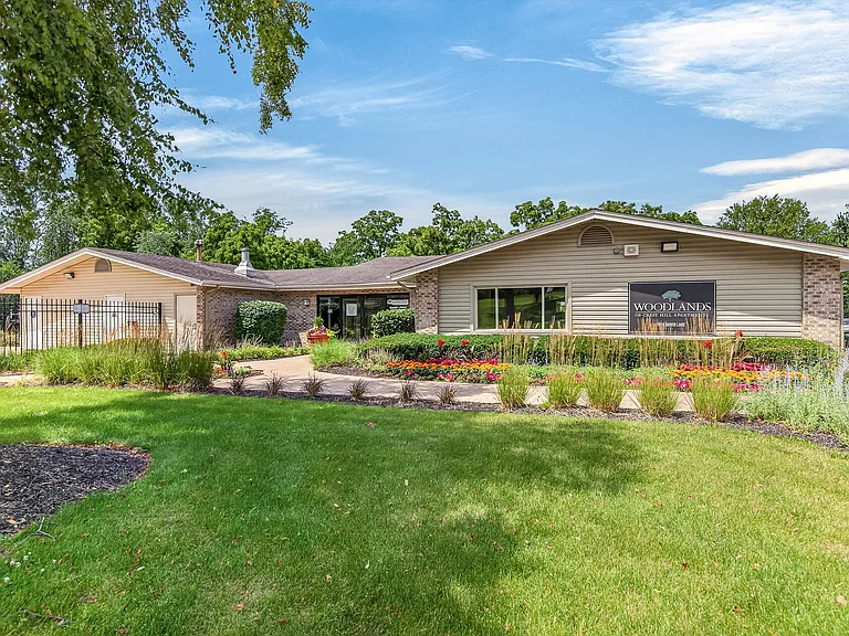 31-Woodlands-31_Leasing Center