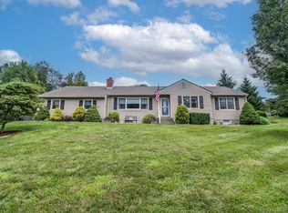 25 Laurel Dr, Brookfield, CT 06804