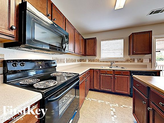 5th image of 2900 Westbury Ct