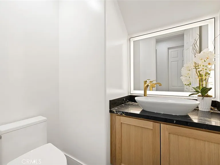 5704 Lyon Ct — Photo 15