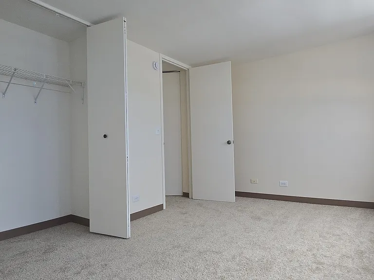 4824 N Sheridan Rd — Photo 5
