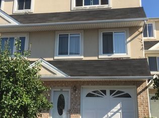 32 Sea Gate Ct, Staten Island, NY 10305