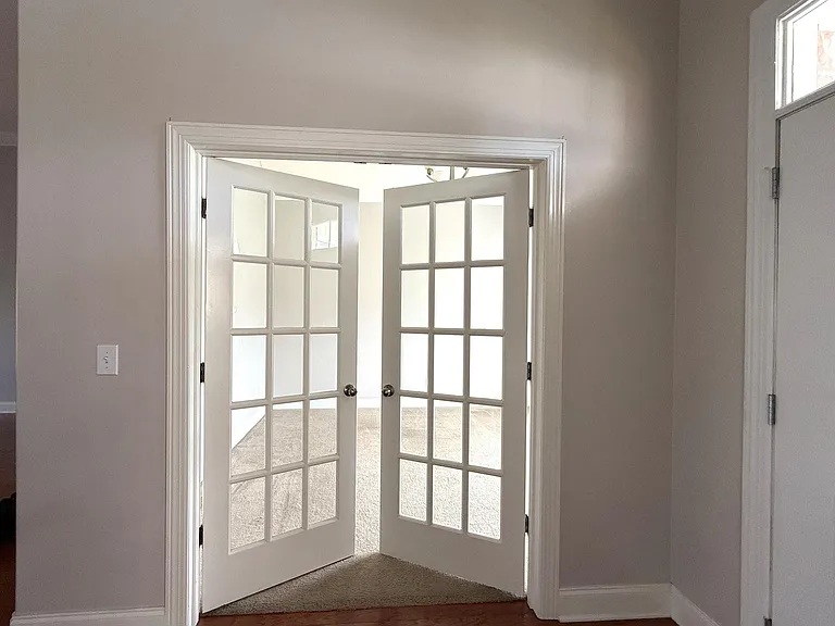 225 Pennsylvania Ave — Photo 3