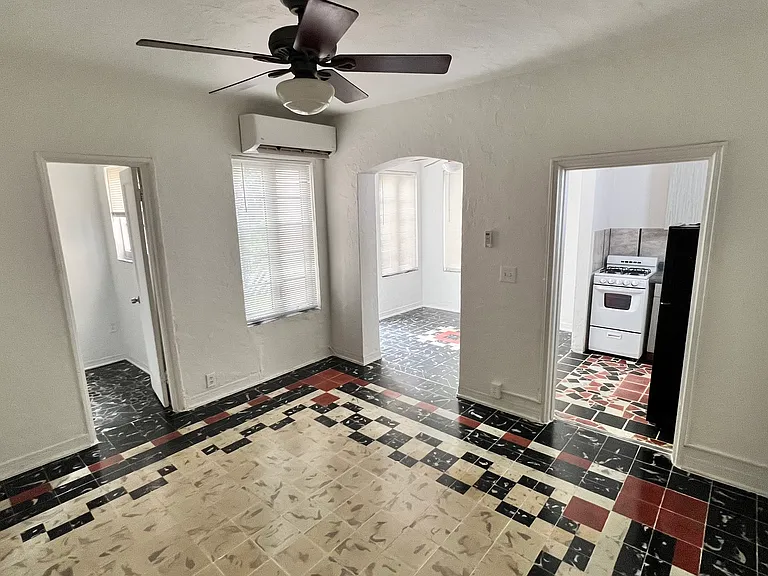 610 Jefferson Ave #6 — Photo 37