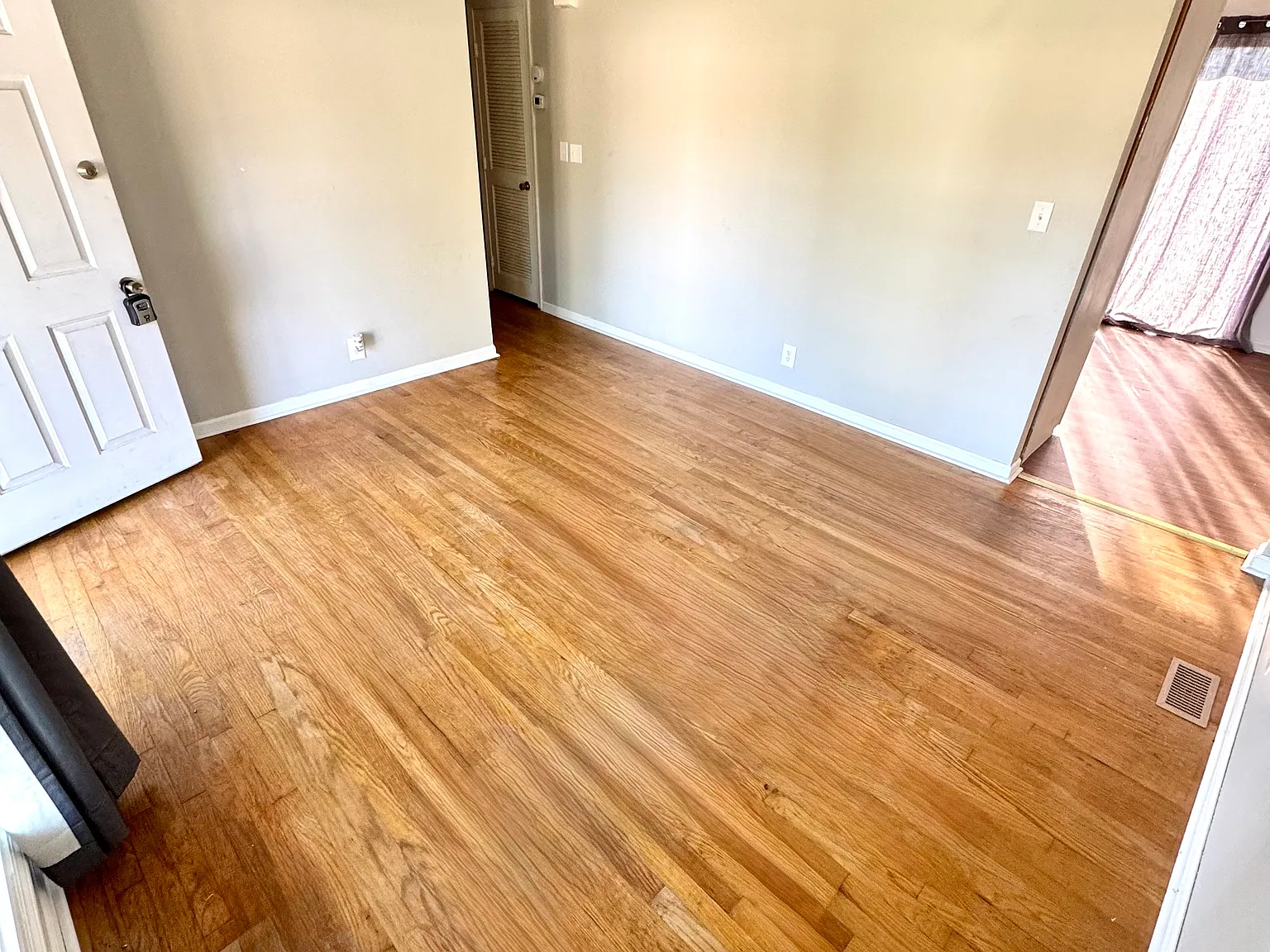 3 bed, 1.5 bath, 975 sqft, $1,700 — Photo 4