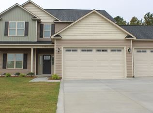 2300 Cloudspin Ct, Hope Mills, NC 28348
