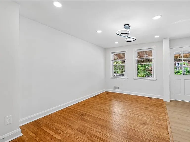 1612 Hardwick Rd — Photo 10