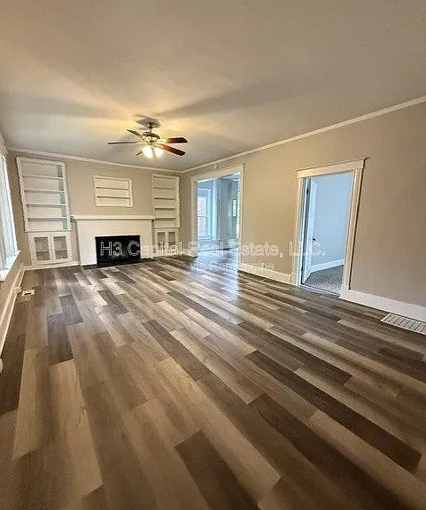 2262 Cleveland Blvd — Photo 3