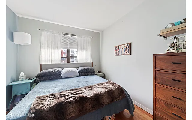 Rented by Douglas Elliman | media 17