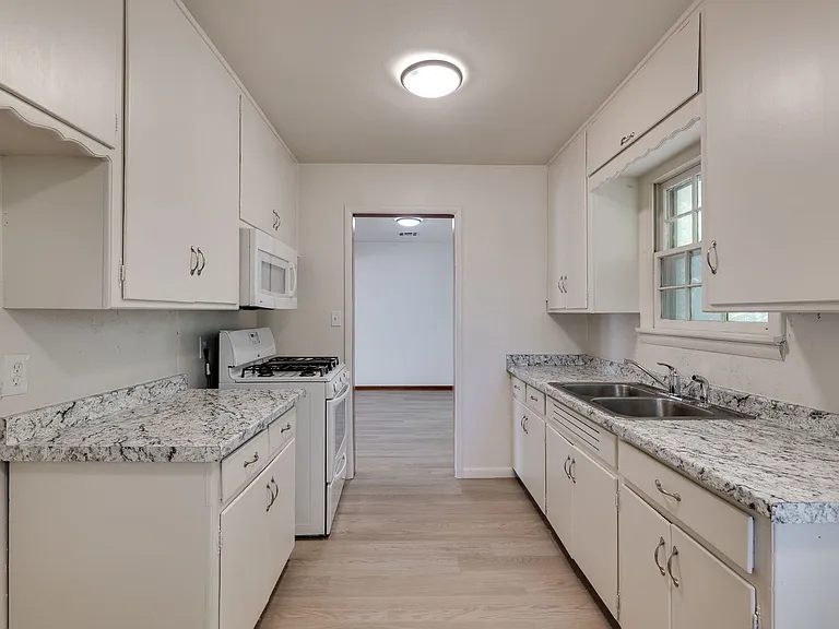 1501 SW 66th St — Photo 11