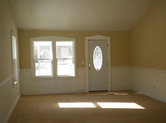 4th image of 3183 West Dr
