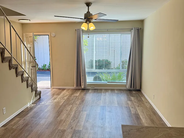 2346 Santa Ana Ave — Photo 8