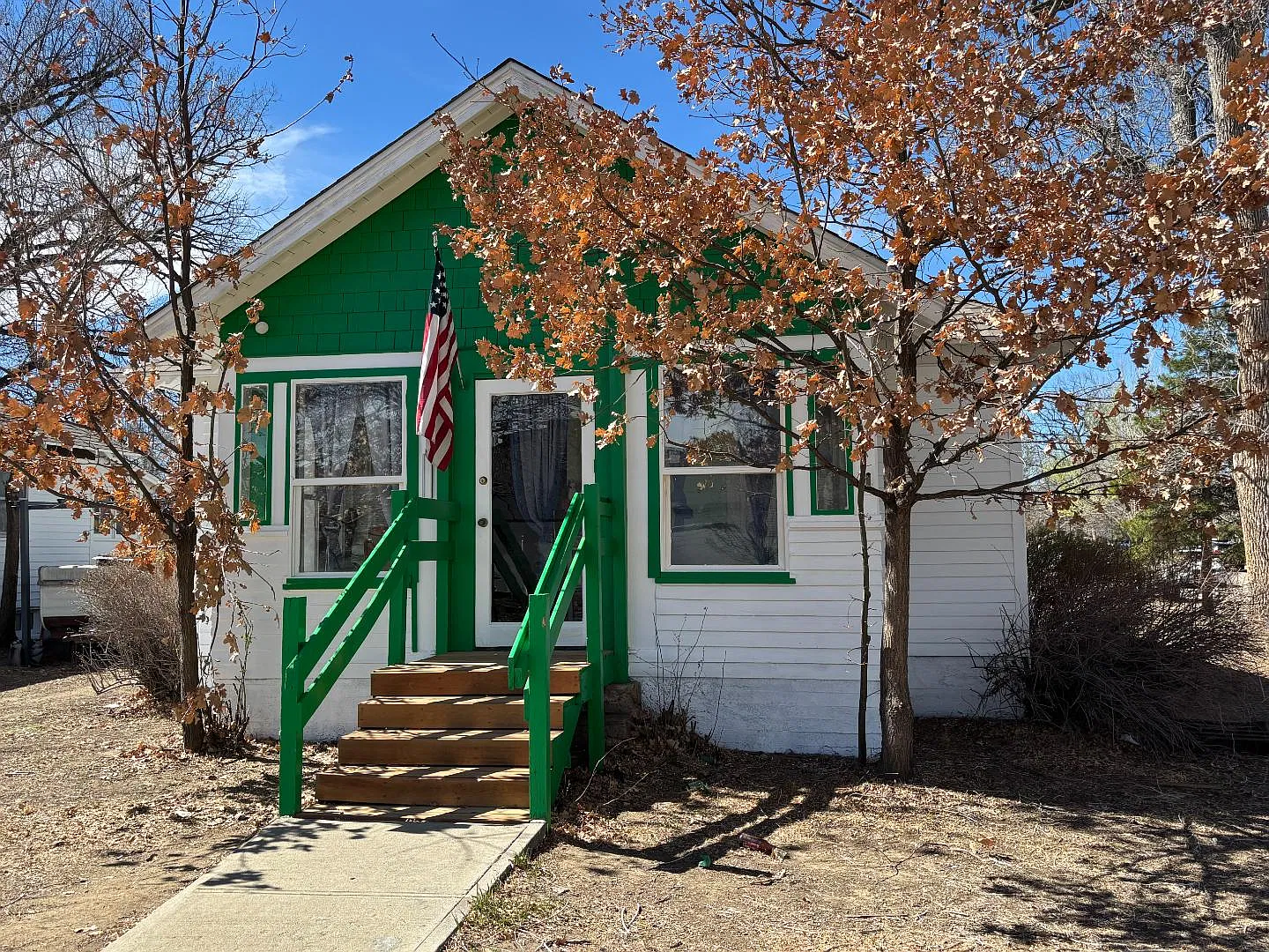 945 Coffman St — Photo 1