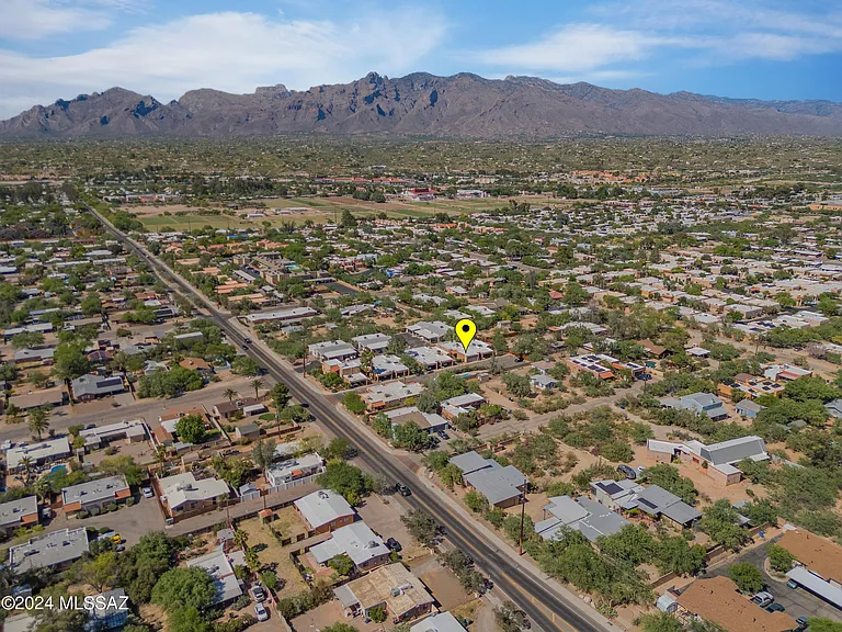 1341 E Ellis Dr — Photo 37