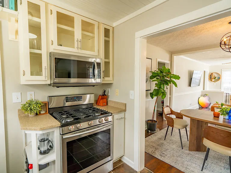 149 Walthall St SE — Photo 5