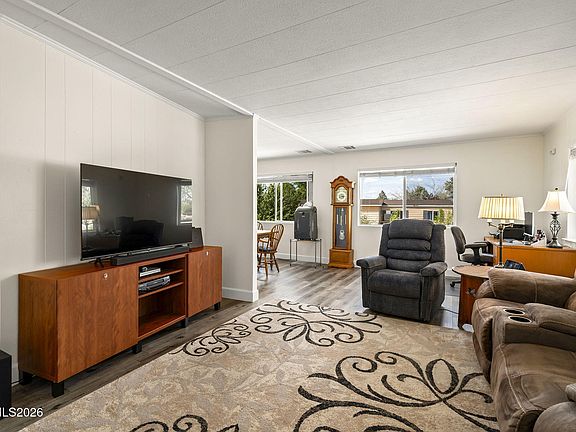 4th image of 280 Aquarius Cir