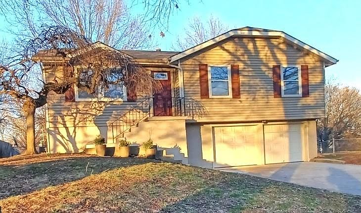 1st image of 809 Britany Dr