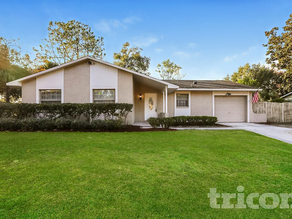 1525 Guinevere Dr