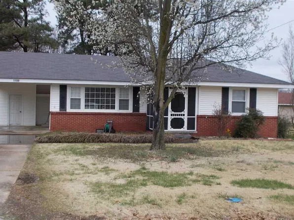 1100 W 5th St, Fulton, KY 42041