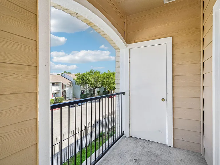 La Marquesa Apartments — Photo 41