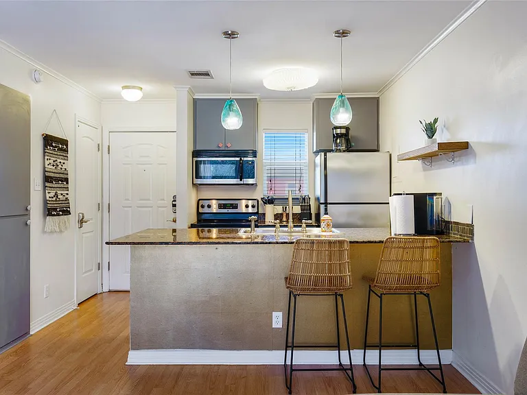 1422 Collier St #214 — Photo 4