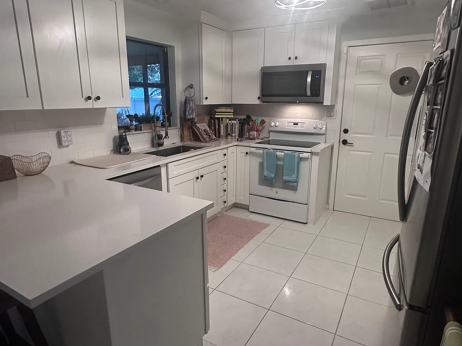 3 bed, 1312 sqft, $2,200 — Photo 3
