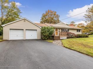 102 Melrose Pl, Middletown, NJ 07748