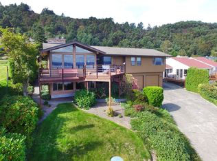 25785 Gold Beach Dr SW, Vashon, WA 98070