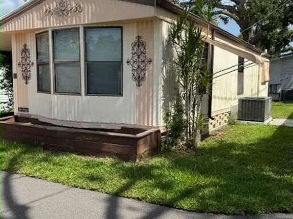 15 Martin Dr, Ellenton, FL 34222