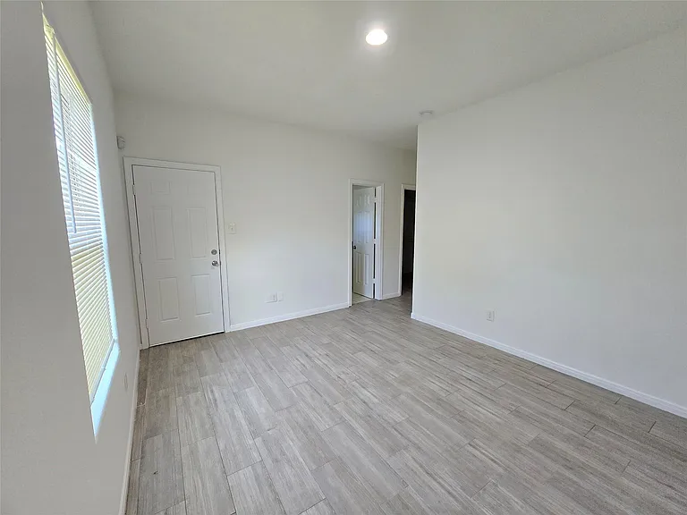 3702 Wylie St #B — Photo 12