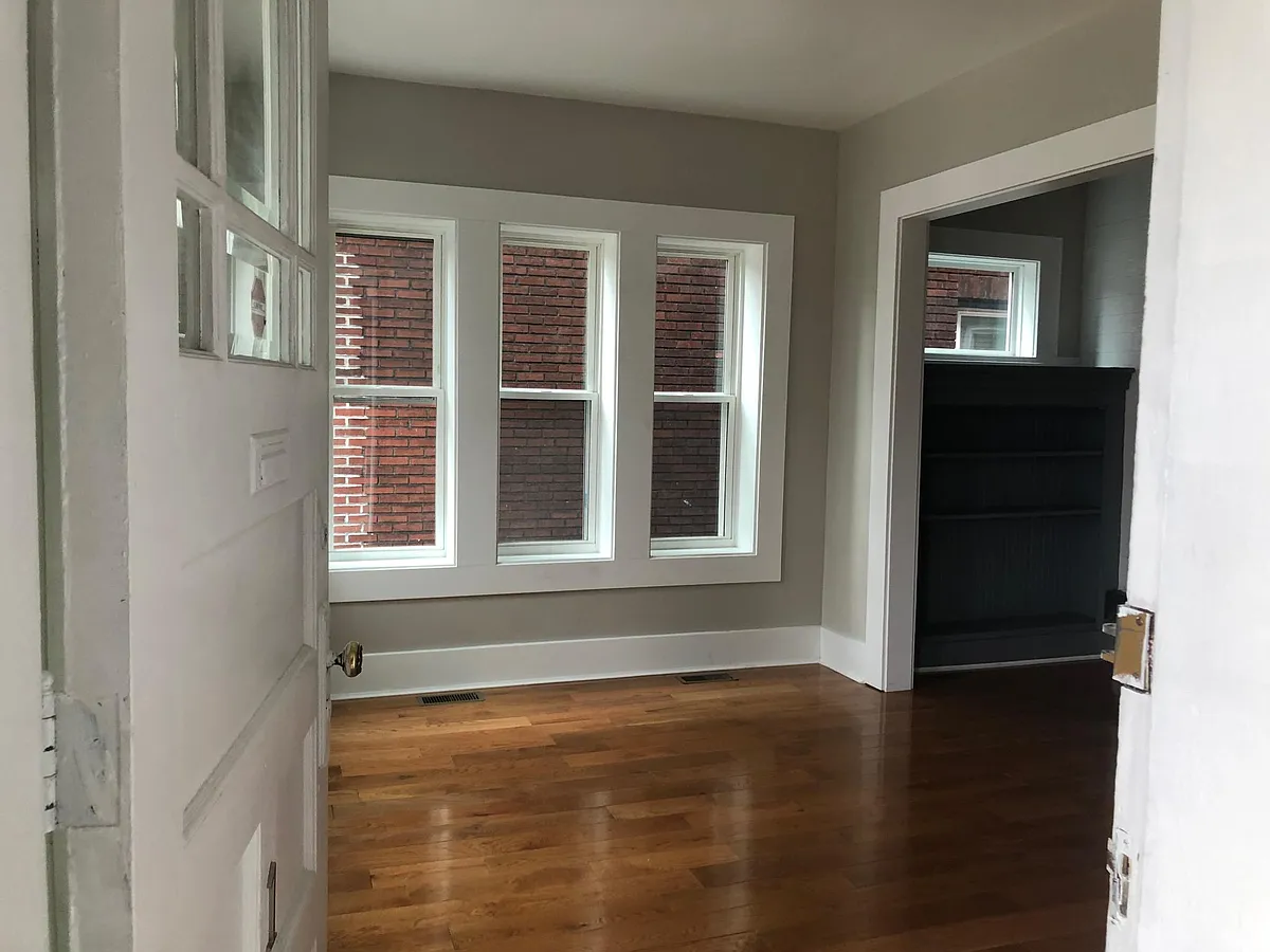 Building Photo - 6906 Thomas Blvd #1