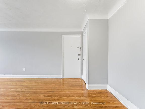 4th image of 1037 Churchill Ave E #7