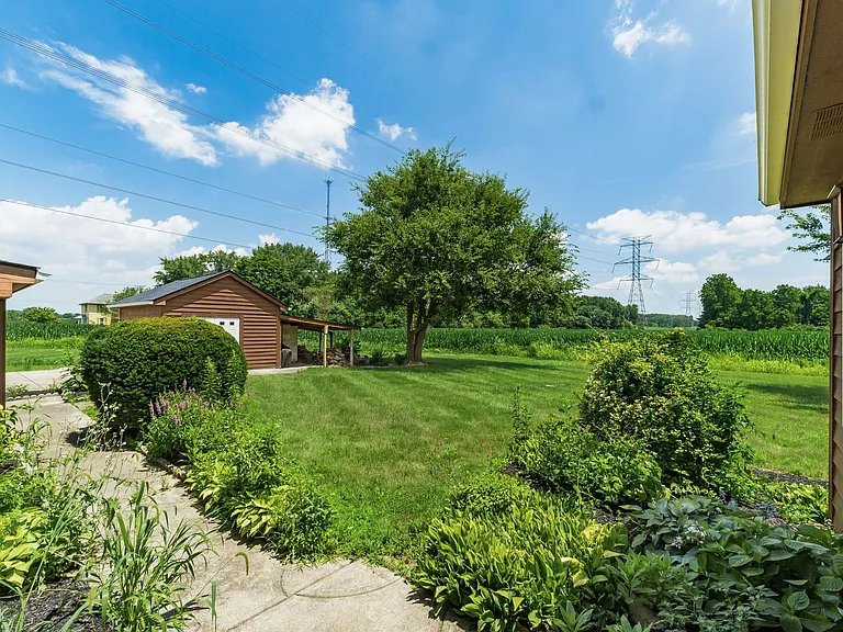 6002 Bowen Rd — Photo 56