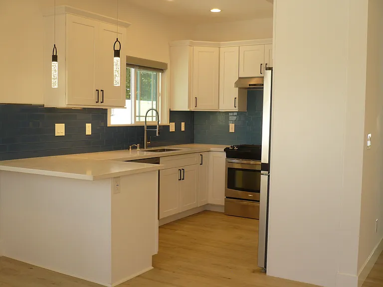 5312 Maple St — Photo 2