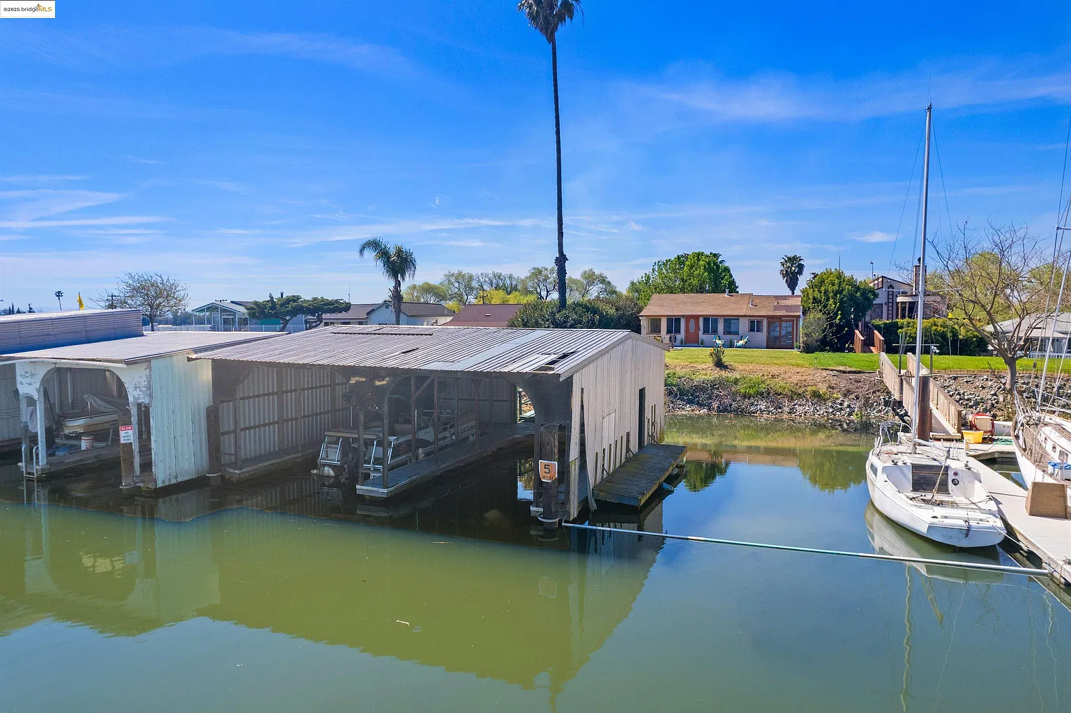 6873 Riverview Rd photo 1