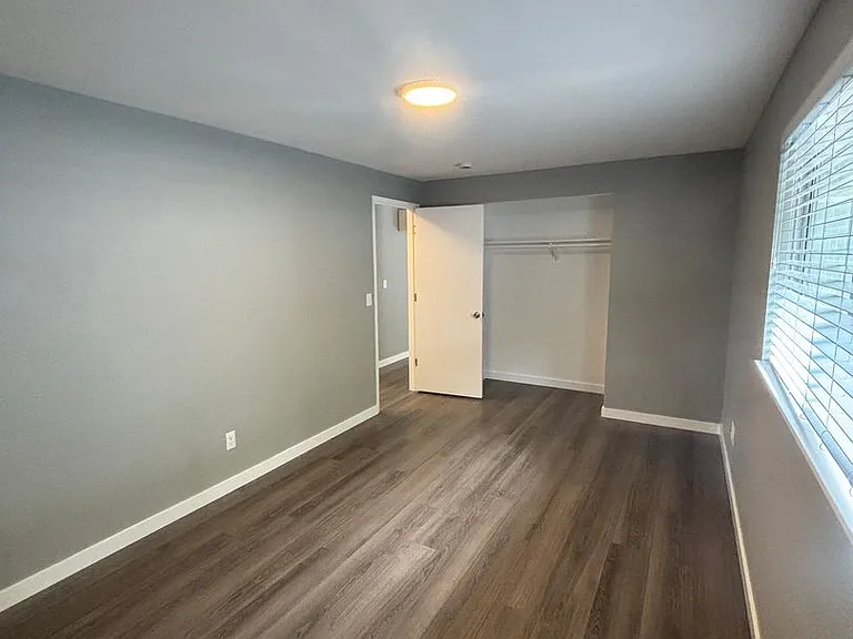3550-3554 SW Beaverton Hillsdale Hwy — Photo 12
