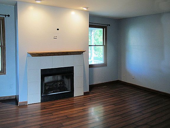 4th image of 128 N Euclid Ave