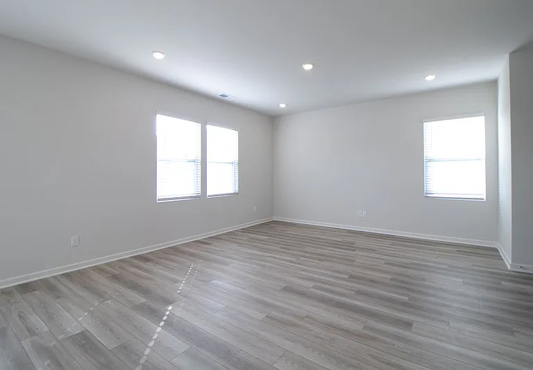1247 Ross Farms Blvd — Photo 10