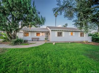 1037 W Sunset Dr, Redlands, CA 92373