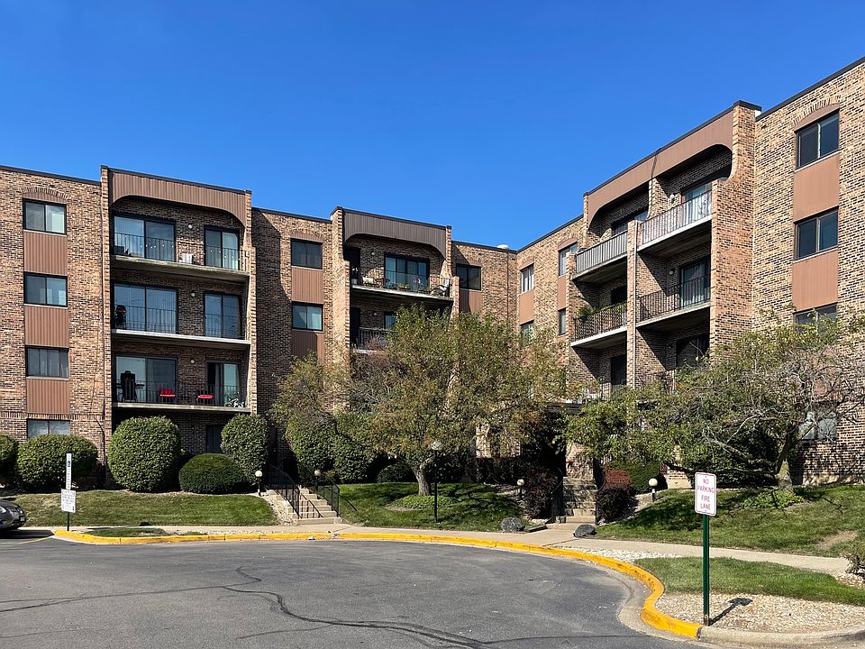 1st image of 601 W Huntington Commons Rd APT 302