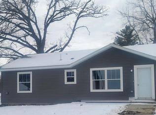 207 E Jefferson St, Mount Ayr, IA 50854