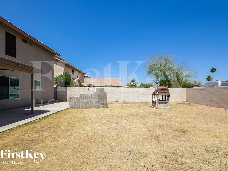 18039 N 89th Dr — Photo 15