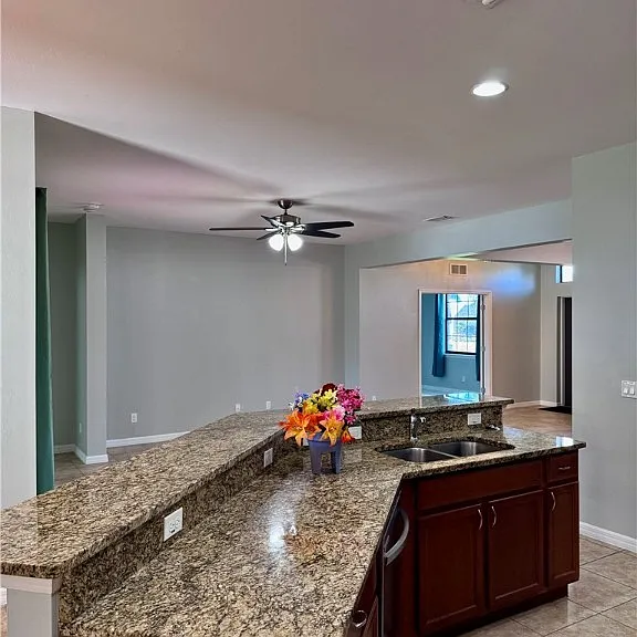 2322 SW 27th St — Photo 10