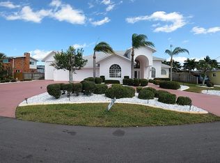 12 W Point Dr, Cocoa Beach, FL 32931