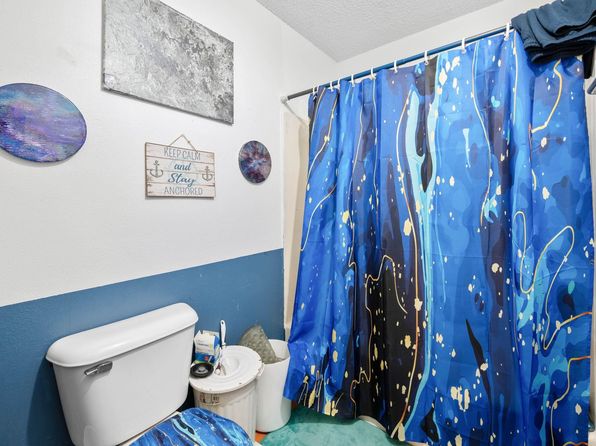 wichita-kansas-2062429182 picture