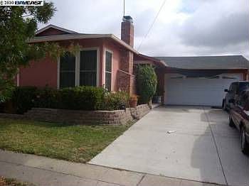 2nd image of 418 Mackenzie Pl