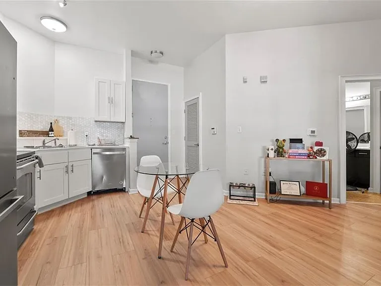 898 Oak St SW #1105 — Photo 17